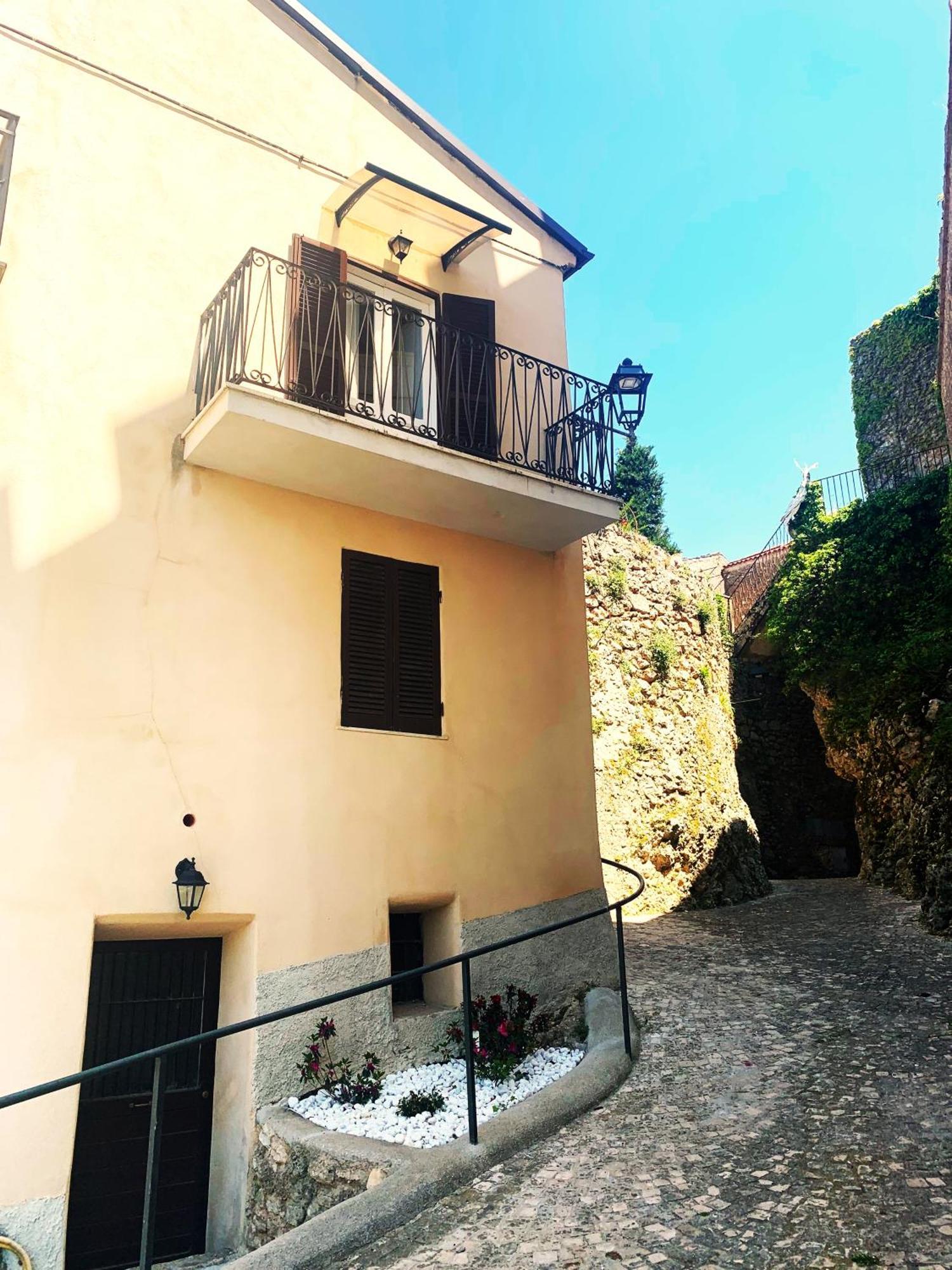 Casetta Romantica A Collepardo Exterior photo